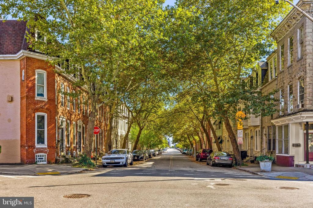 2304 GUILFORD AVE, Baltimore, MD 21218
