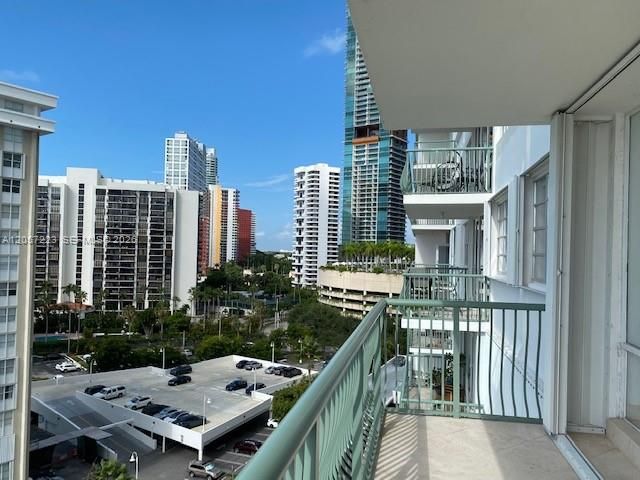 1408 Brickell Bay Dr 1009, Miami, FL 33131
