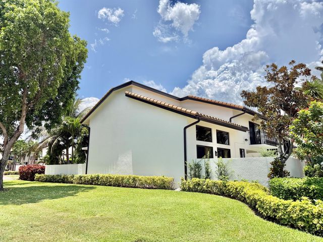 6411 Via Rosa, Boca Raton, FL 33433