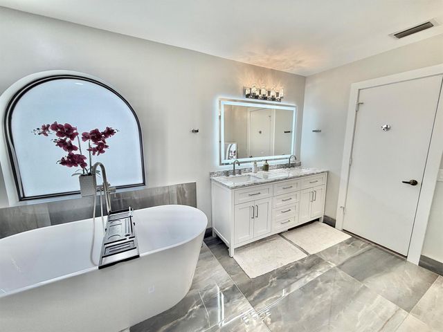 6411 Via Rosa, Boca Raton, FL 33433