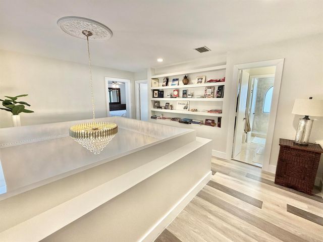 6411 Via Rosa, Boca Raton, FL 33433