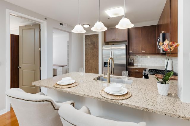 200 Manufacturers Road Apt 205, Chattanooga, TN 37405