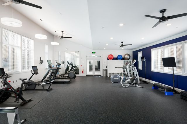 200 Manufacturers Road Apt 205, Chattanooga, TN 37405