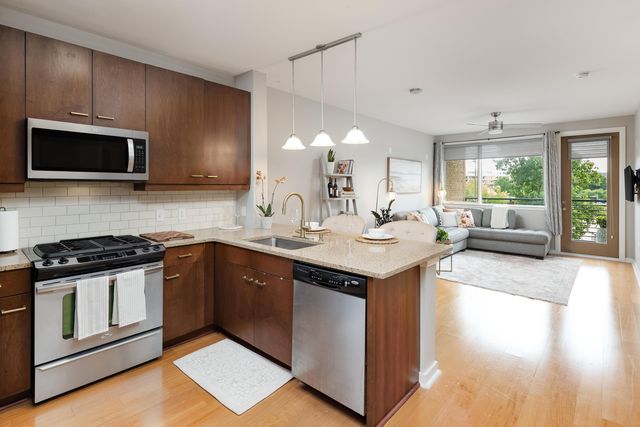 200 Manufacturers Road Apt 205, Chattanooga, TN 37405