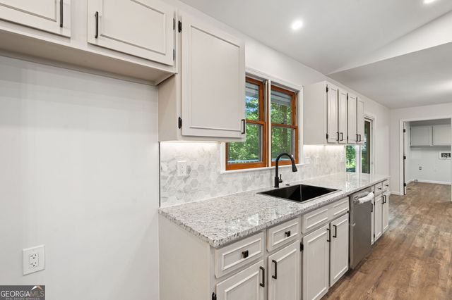 213 Dogwood Glen Drive, Centerville, GA 31028