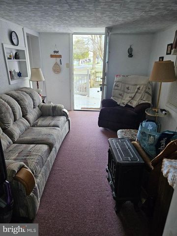 BLOCK 18 LOT 44 HOLLOW LOG, Falling Waters, WV 25419