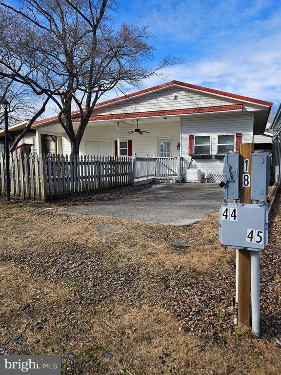 BLOCK 18 LOT 44 HOLLOW LOG, Falling Waters, WV 25419