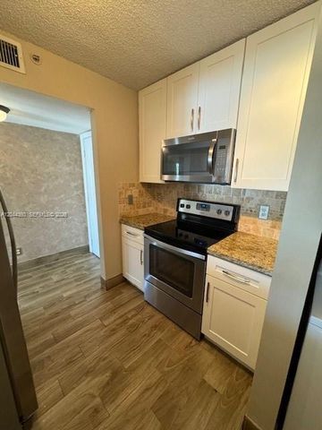 1450 SE 3rd Avenue 302, Dania Beach, FL 33004