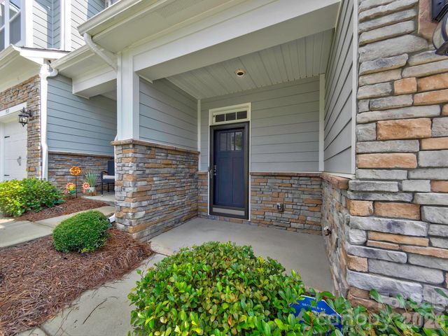 915 Emma Kate Court, Lake Wylie, SC 29710