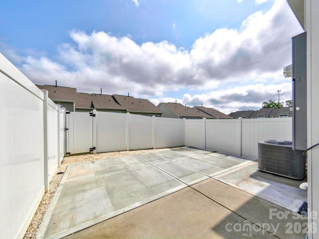 915 Emma Kate Court, Lake Wylie, SC 29710