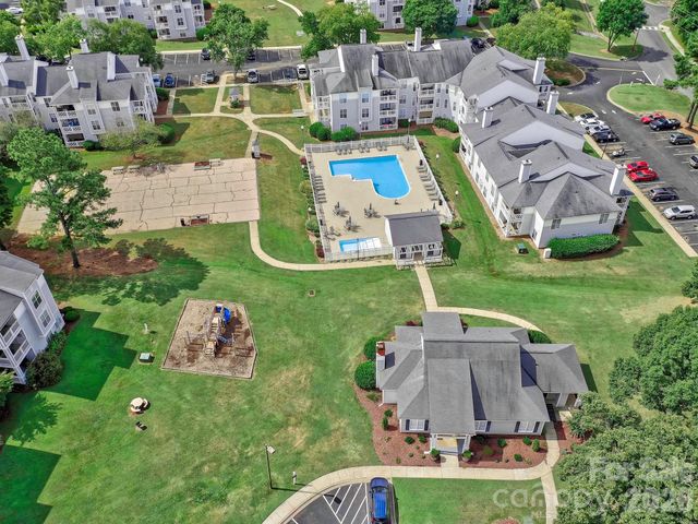 915 Emma Kate Court, Lake Wylie, SC 29710