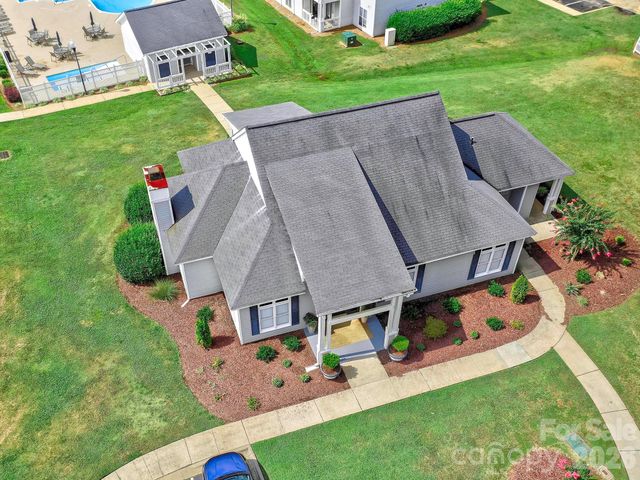 915 Emma Kate Court, Lake Wylie, SC 29710