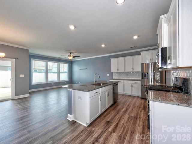 915 Emma Kate Court, Lake Wylie, SC 29710