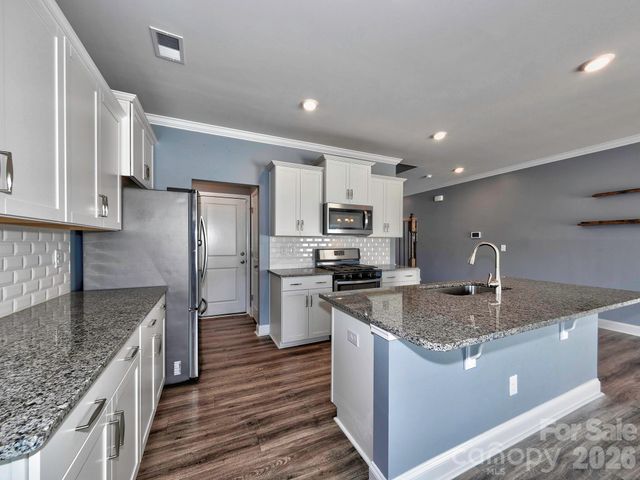 915 Emma Kate Court, Lake Wylie, SC 29710
