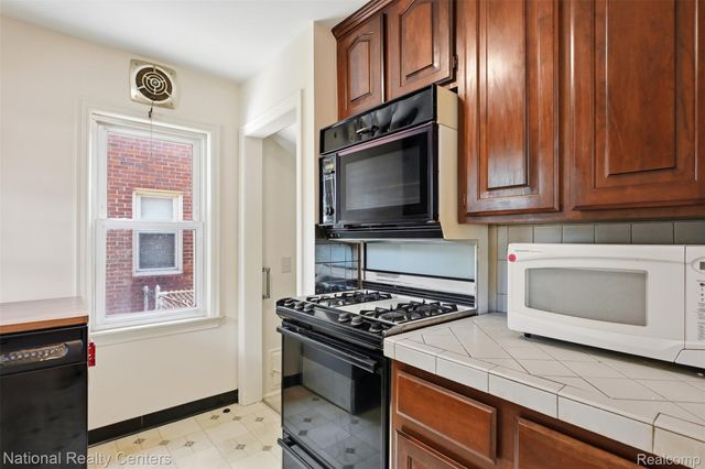 9951 Marion, Redford Charter Township, MI 48239
