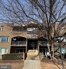 402 GIRARD ST #11, Gaithersburg, MD 20877