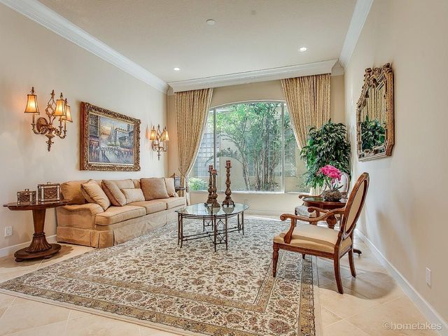 116 Bianca Drive, Palm Beach Gardens, FL 33418