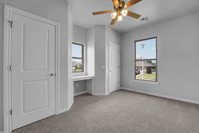 1609 NW 37th St, Lawton, OK 73505