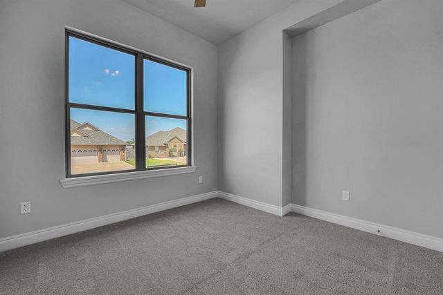 1609 NW 37th St, Lawton, OK 73505