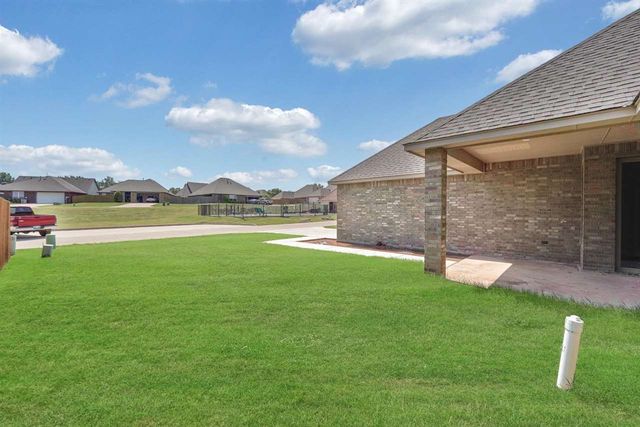 1609 NW 37th St, Lawton, OK 73505