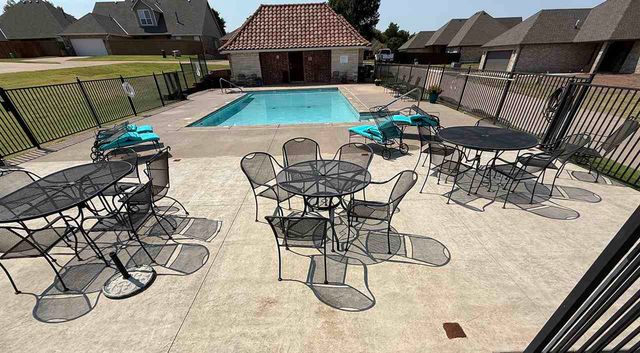 1609 NW 37th St, Lawton, OK 73505