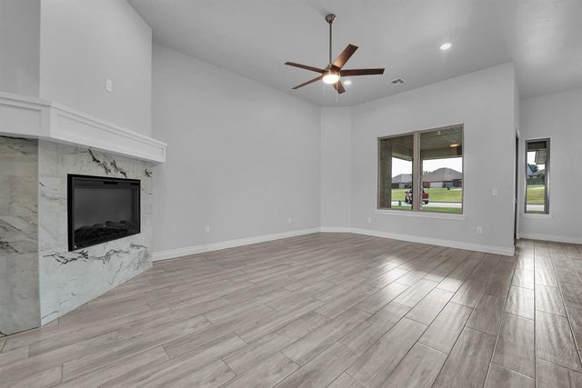 1609 NW 37th St, Lawton, OK 73505