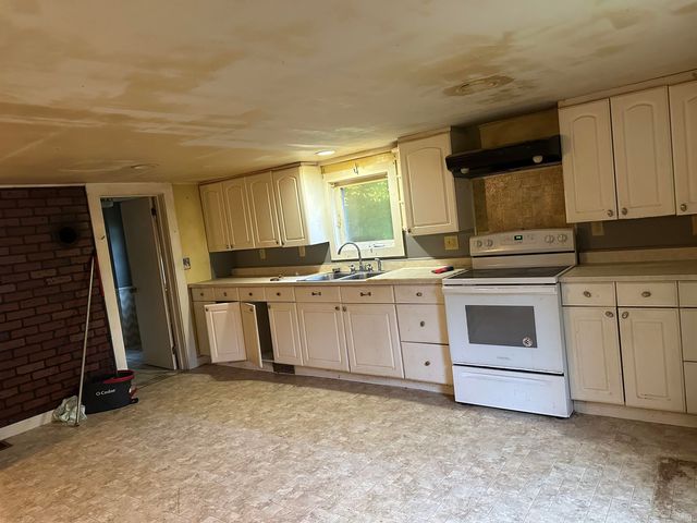 11 Saint Jean Street, Jaffrey, NH 03452