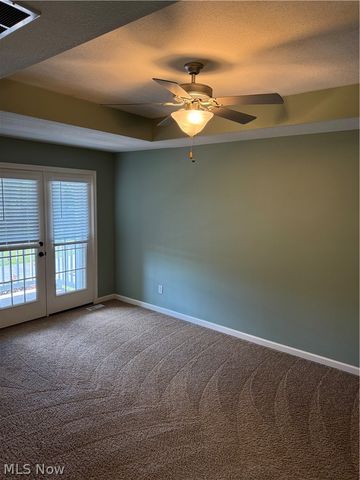 15 Town Square Boulevard, Columbiana, OH 44408