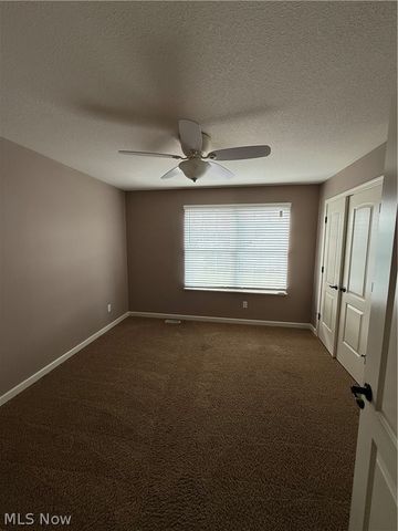 15 Town Square Boulevard, Columbiana, OH 44408
