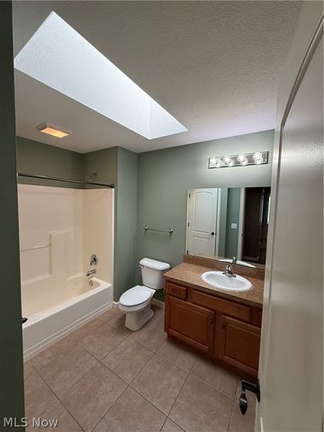 15 Town Square Boulevard, Columbiana, OH 44408