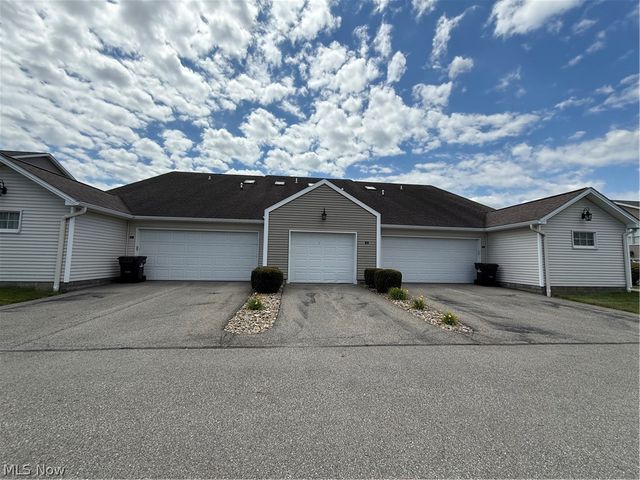 15 Town Square Boulevard, Columbiana, OH 44408