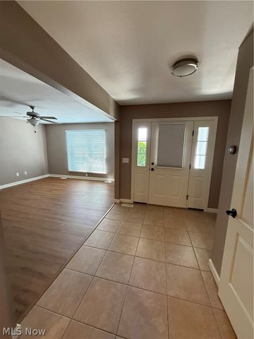 15 Town Square Boulevard, Columbiana, OH 44408