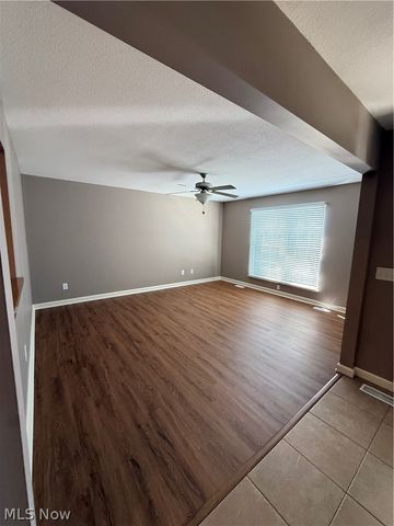 15 Town Square Boulevard, Columbiana, OH 44408