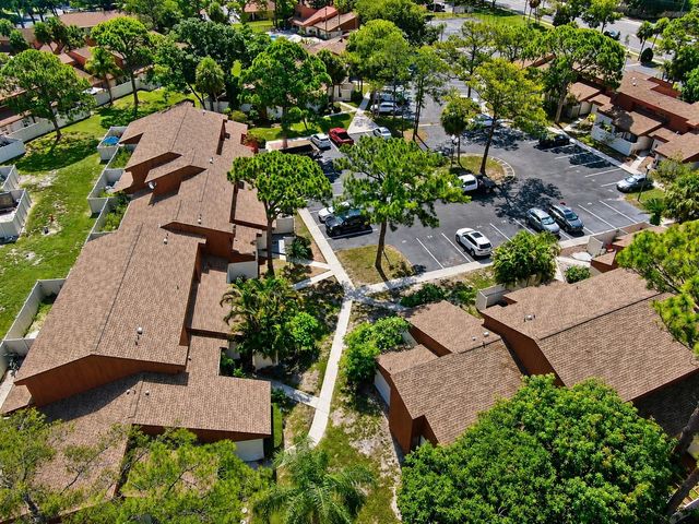 2054 SUNSET POINT ROAD 38, Clearwater, FL 33765