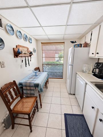 2054 SUNSET POINT ROAD 38, Clearwater, FL 33765