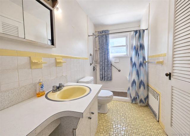 80 Carroll Avenue, Ronkonkoma, NY 11779