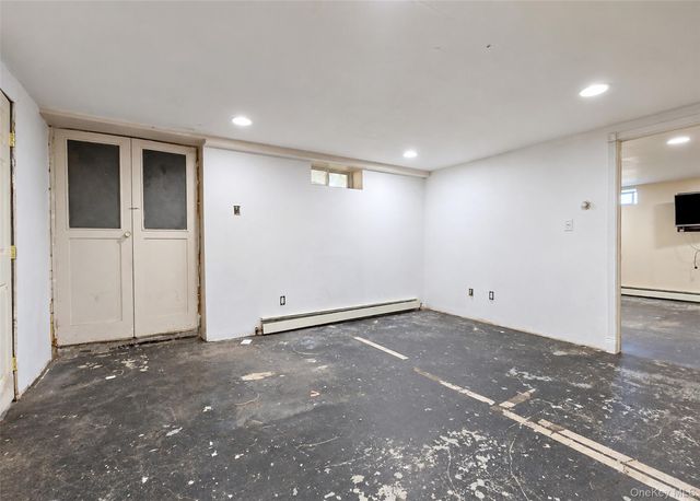 80 Carroll Avenue, Ronkonkoma, NY 11779
