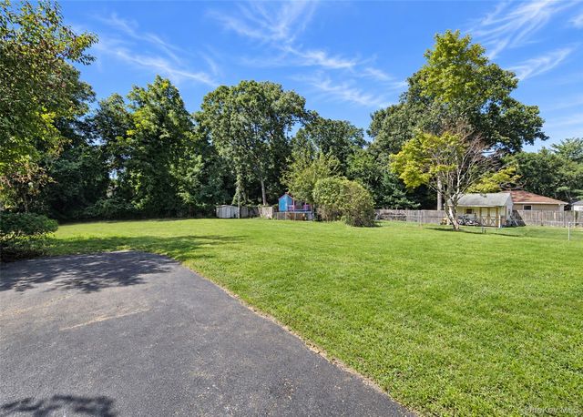 80 Carroll Avenue, Ronkonkoma, NY 11779