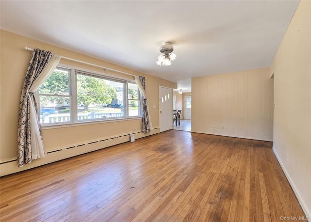 80 Carroll Avenue, Ronkonkoma, NY 11779