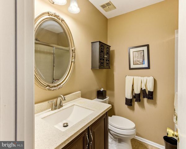 1014-A SCOTSWOOD CT, Mount Laurel, NJ 08054