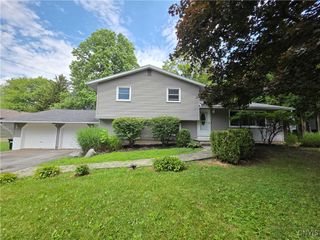4945 Glen Robin Drive, Onondaga, NY 13215