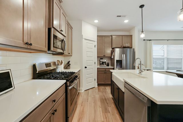 443 Black Walnut Dr, Gallatin, TN 37066