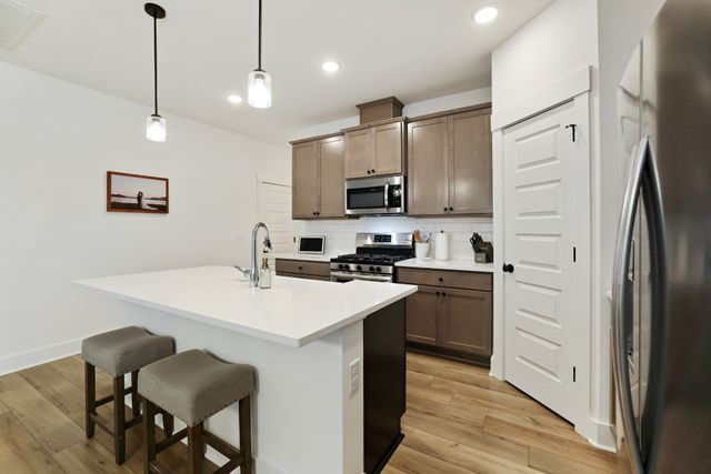 443 Black Walnut Dr, Gallatin, TN 37066