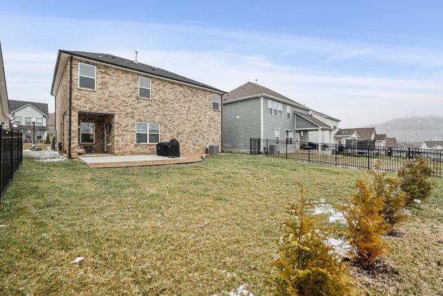 443 Black Walnut Dr, Gallatin, TN 37066