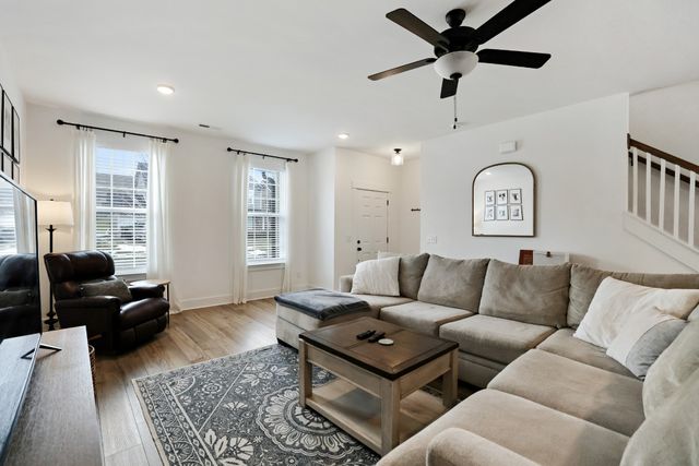 443 Black Walnut Dr, Gallatin, TN 37066