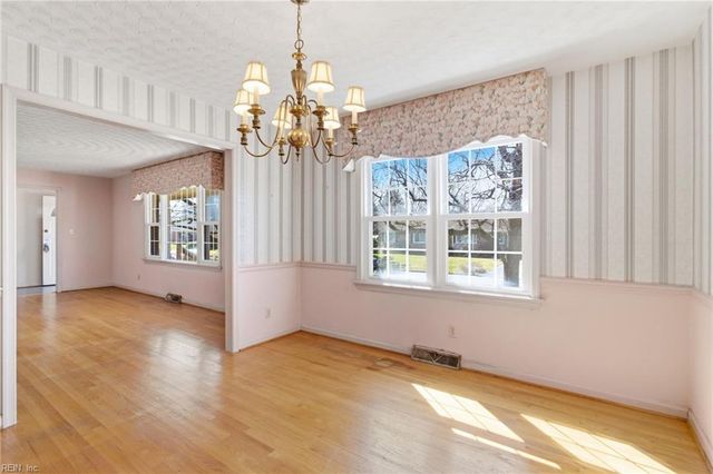 5228 Baptist CIR, Virginia Beach, VA 23464