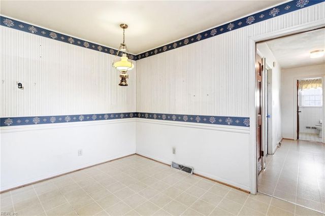 5228 Baptist CIR, Virginia Beach, VA 23464