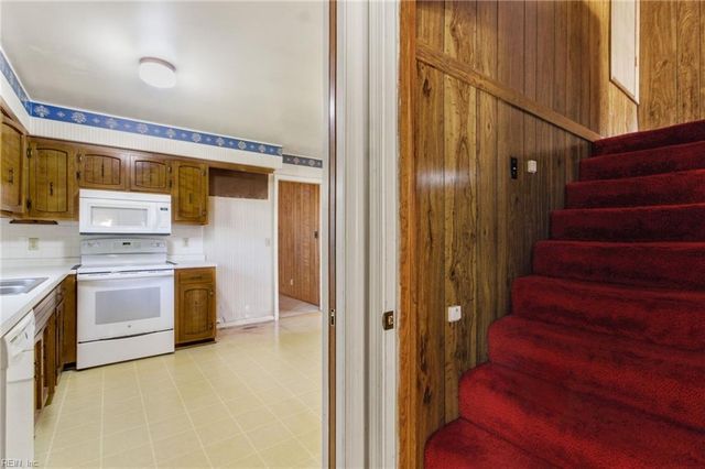 5228 Baptist CIR, Virginia Beach, VA 23464