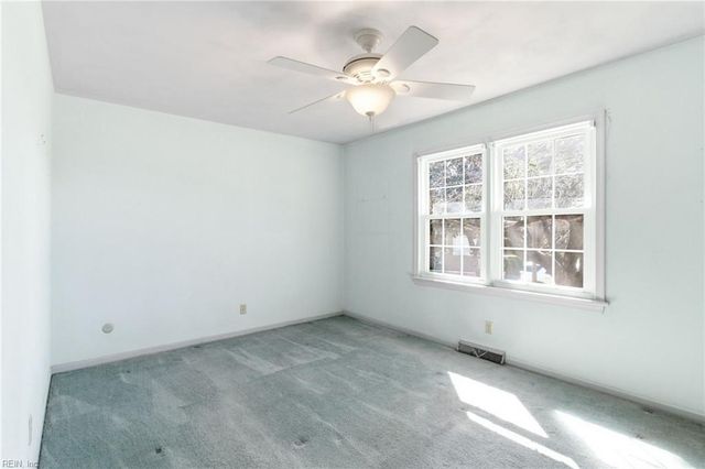 5228 Baptist CIR, Virginia Beach, VA 23464