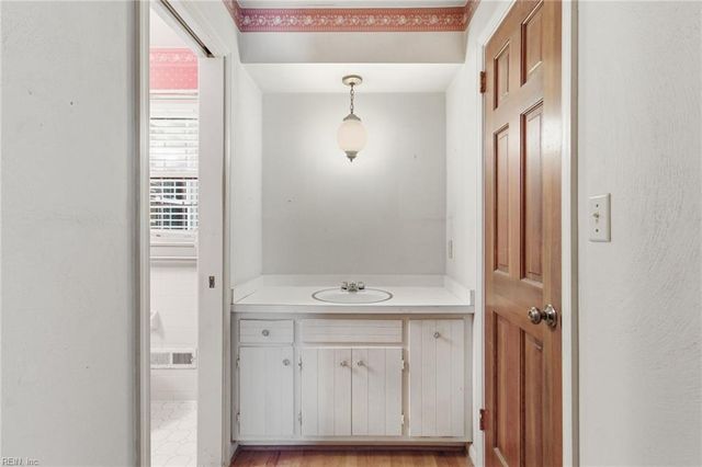 5228 Baptist CIR, Virginia Beach, VA 23464